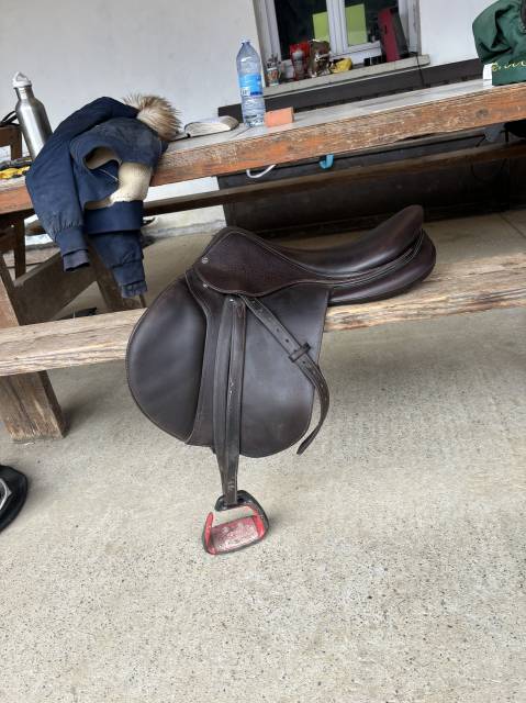 Sella da salto ostacoli Devoucoux  17.5" - 2014