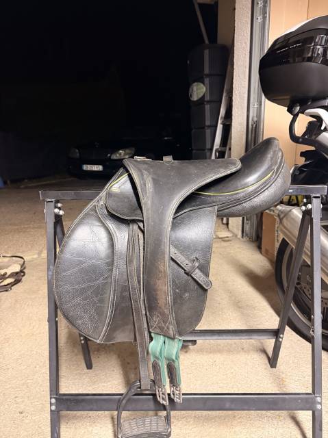 Sella da salto ostacoli Henri de Rivel  17" - 2010