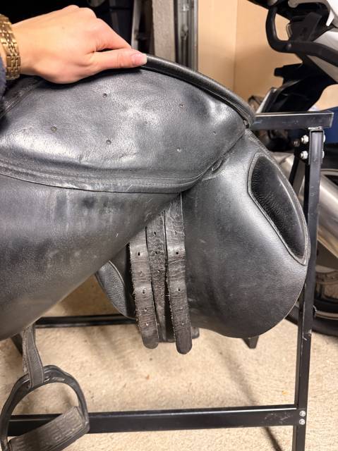 Sella da salto ostacoli Henri de Rivel  17" - 2010