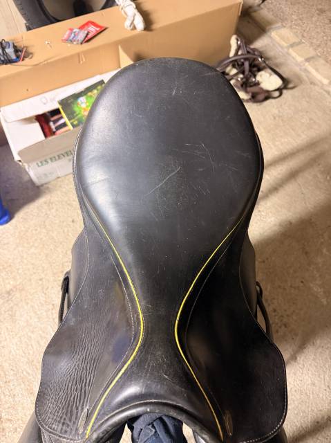 Sella da salto ostacoli Henri de Rivel  17" - 2010