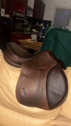 Sella da salto ostacoli Antar&egrave;s Classique  17" - 2012