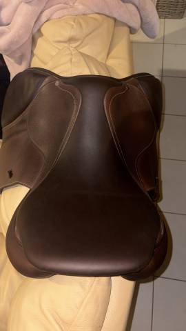 Sella da salto ostacoli Antar&egrave;s Classique  17" - 2012