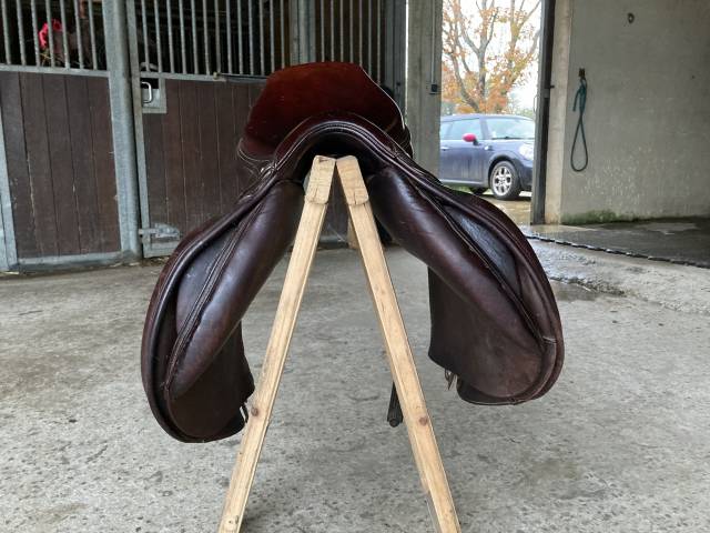 Sella da salto ostacoli Ikonic  17.5" - 2016