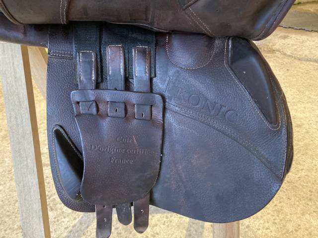 Sella da salto ostacoli Ikonic  17.5" - 2016