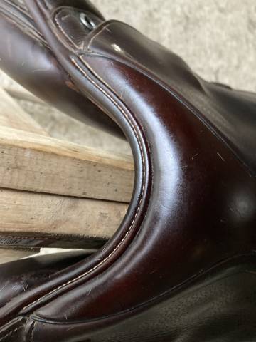 Sella da salto ostacoli Ikonic  17.5" - 2016