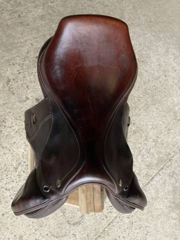 Sella da salto ostacoli Ikonic  17.5" - 2016