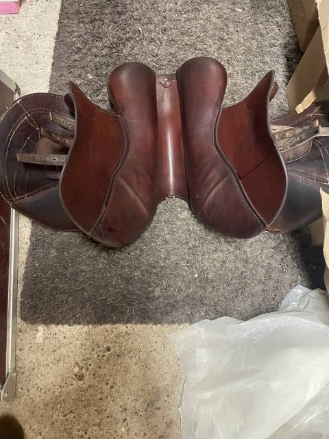 Sella da salto ostacoli CWD  17.5" - 2018