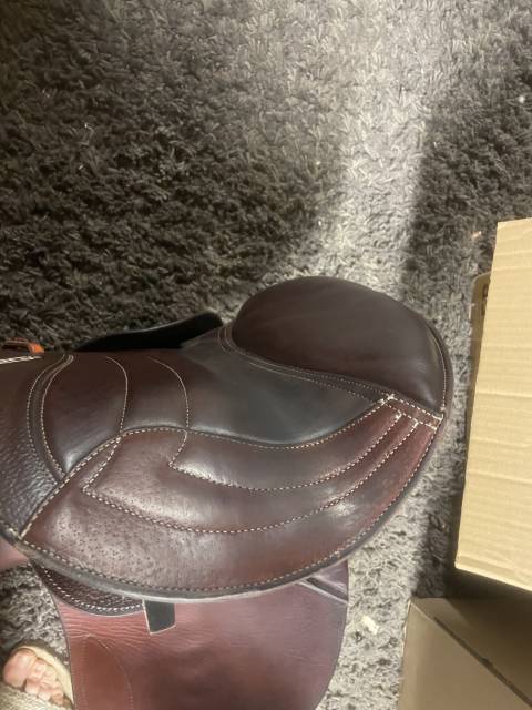 Sella da salto ostacoli CWD  17.5" - 2018