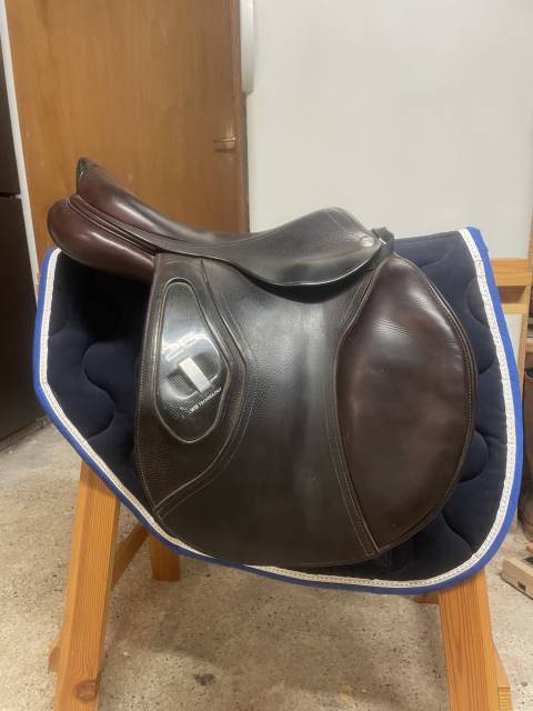 Sella da salto ostacoli CWD  17.5" - 2014