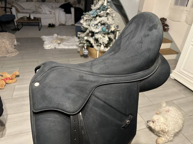Sella da dressage Wintec  18" - 2023