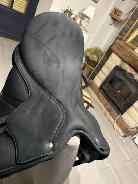 Sella da dressage Wintec  18" - 2023