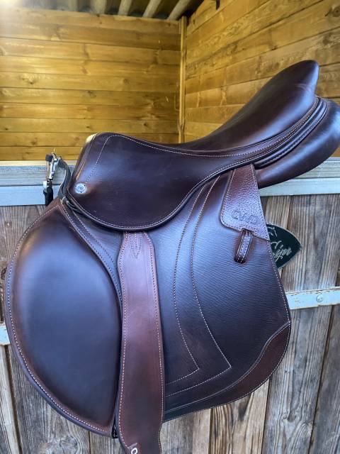 Sella da salto ostacoli CWD  17" - 2024