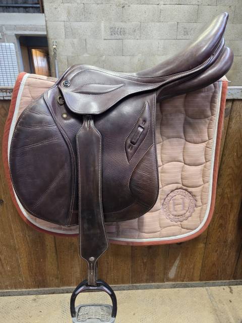 Sella da salto ostacoli Stubben  18" - 2020