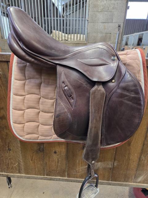 Sella da salto ostacoli Stubben  18" - 2020