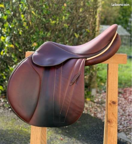 Sella da salto ostacoli Butet  17" - 2021