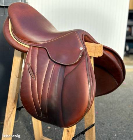 Sella da salto ostacoli Butet  17" - 2021