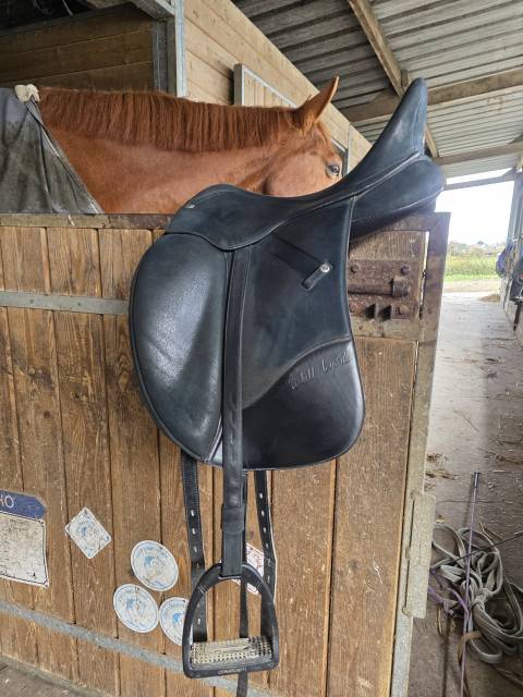 Sella da dressage Wintec  17" - 2023