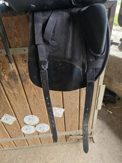 Sella da dressage Wintec  17" - 2023