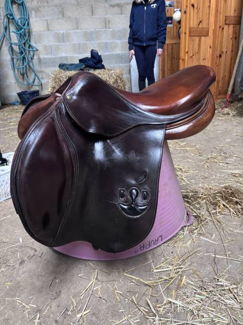 Sella da salto ostacoli Delgrange  17.5" - 2008