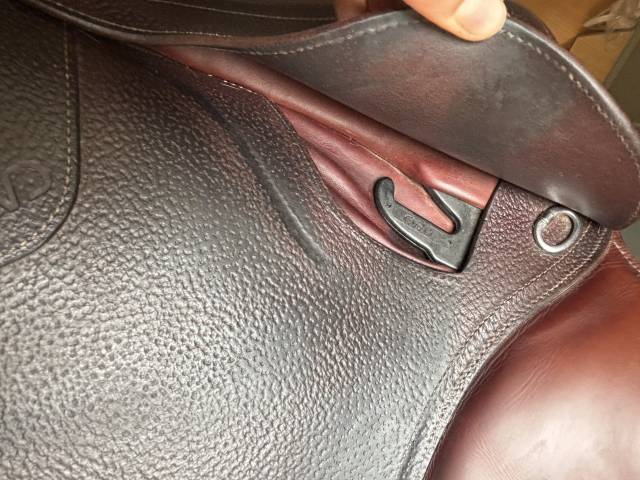 Sella da salto ostacoli CWD  17" - 2022