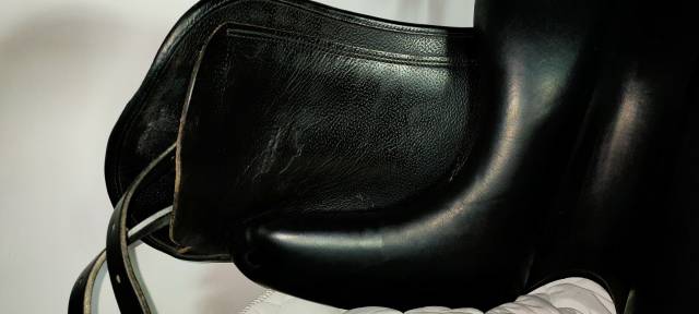 Sella da dressage  Manta Cuir  17" - 2020