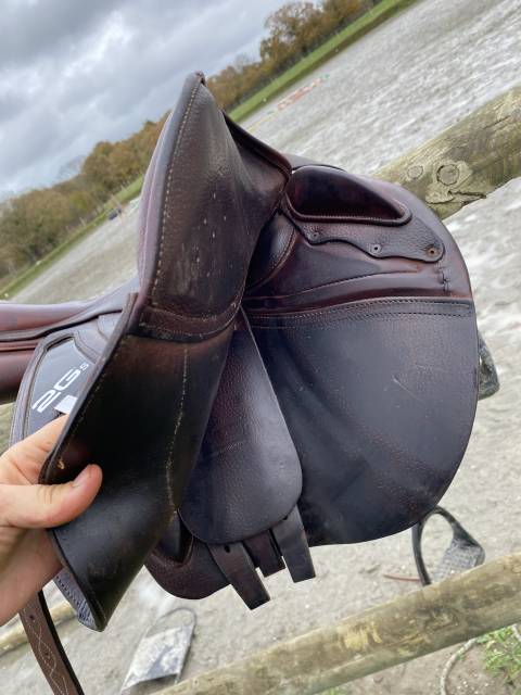 Sella da salto ostacoli CWD  17" - 2016