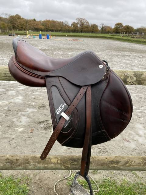 Sella da salto ostacoli CWD  17" - 2016