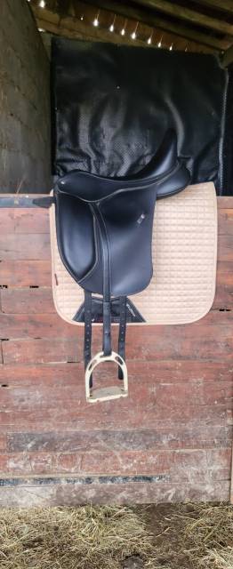Sella da dressage Wintec  17.5" - 2020