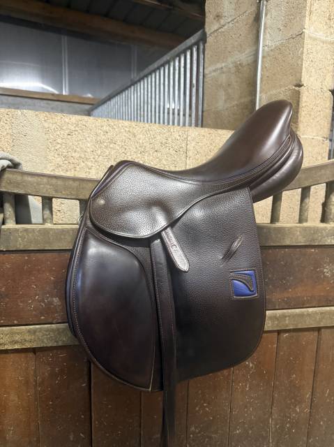 Sella da salto ostacoli Childeric  17.5" - 2018