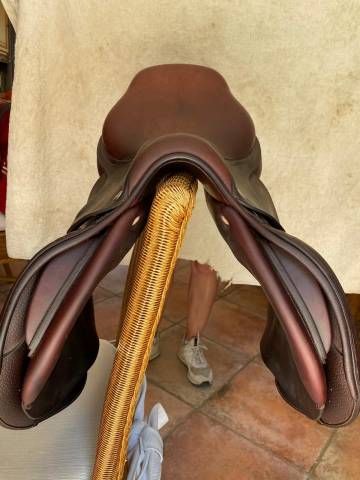 Sella da salto ostacoli CWD  17" - 2017