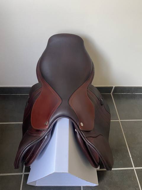 Sella da salto ostacoli CWD  17.5" - 2018