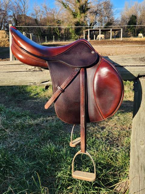 Sella da salto ostacoli Equipe  17.5" - 2015