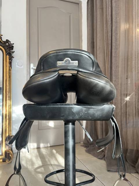 Sella da salto ostacoli Bates  17.5" - 2010