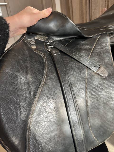 Sella da salto ostacoli Bates  17.5" - 2010