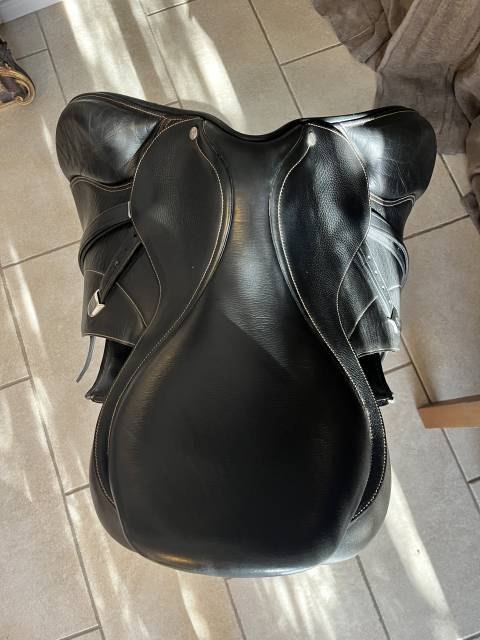 Sella da salto ostacoli Bates  17.5" - 2010