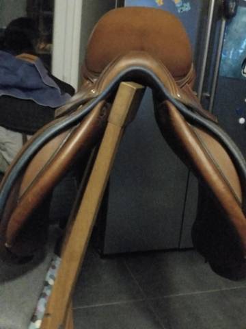 Sella da salto ostacoli Butet  17.5" - 2024