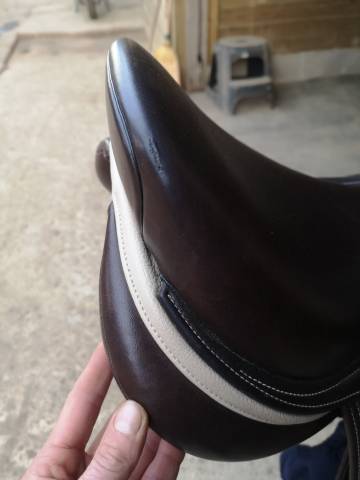 Sella da salto ostacoli Ikonic Jumping light 16.5" - 2023