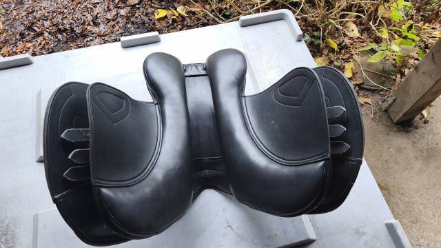 Sella da salto ostacoli  Premier Equine Sautiller  17" - 2025