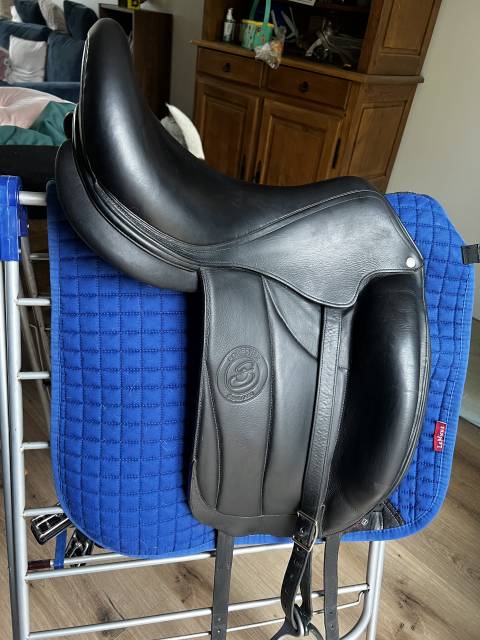 Sella da dressage Forestier  17.5" - 2019