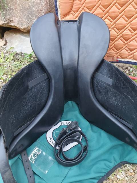 Sella da dressage Forestier  17.5" - 2020