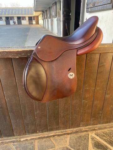 Sella da salto ostacoli Meyer  17.5" - 2024