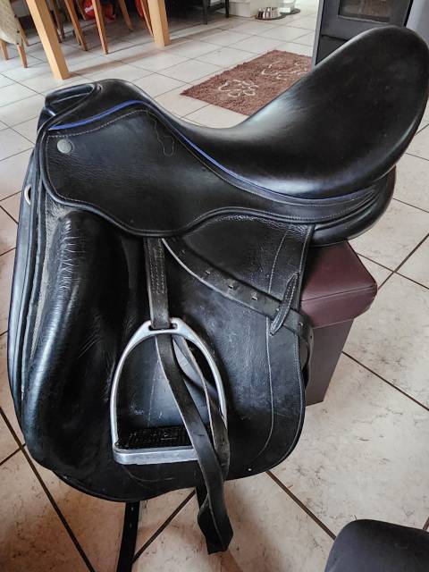 Sella da dressage Childeric  18" - 2014