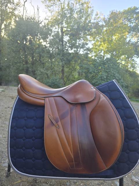 Sella da salto ostacoli Butet  17" - 2017