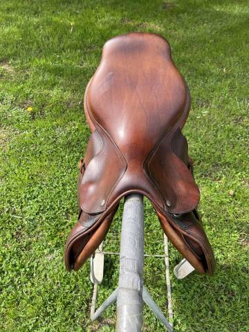 Sella da salto ostacoli CWD SEMI CREUX - 2C 17.5" - 2006