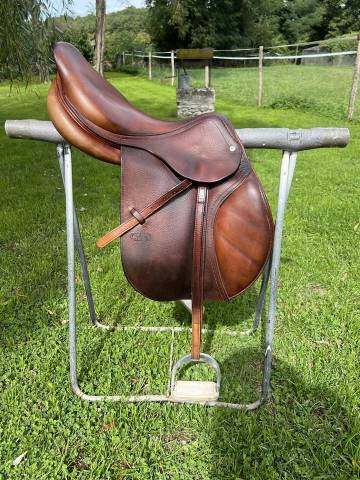 Sella da salto ostacoli CWD SEMI CREUX - 2C 17.5" - 2006