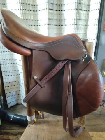 Sella da salto ostacoli  osiris 17" - 2010