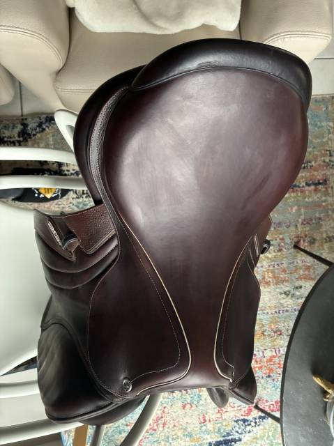 Sella da salto ostacoli CWD  17.5" - 2024