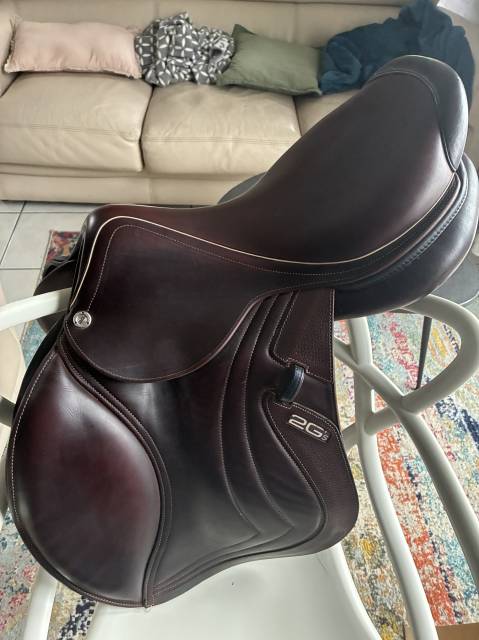 Sella da salto ostacoli CWD  17.5" - 2024