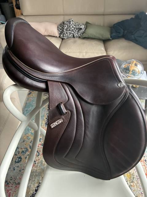 Sella da salto ostacoli CWD  17.5" - 2024