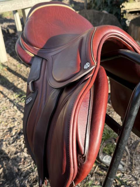 Sella da salto ostacoli CWD  17" - 2023